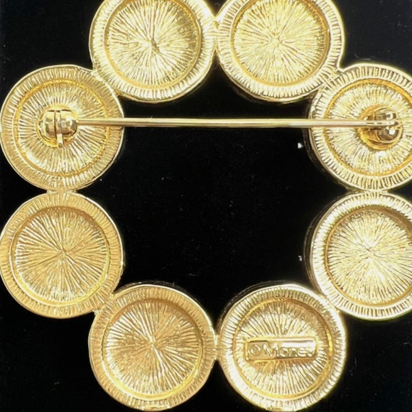 Vintage Monet Brooch Pin Circular Gold Tone with 8 Black Cabochon Stones 1.75” - Picture 3 of 6